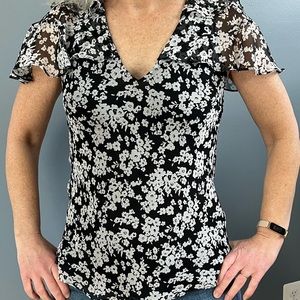 Lauren size M Flutter Sleeve Blouse